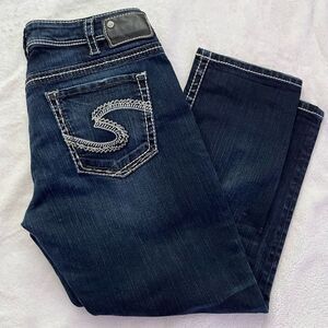 Suki High Capri Dark Wash Heavy Stitch Size 32